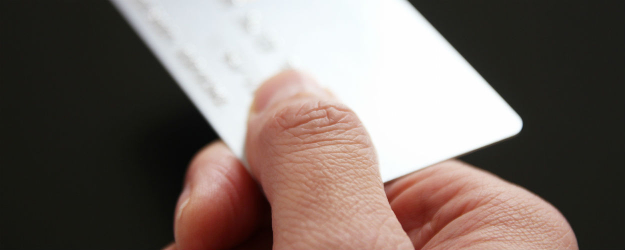 銀行カードローンは実は銀行で審査をしていない