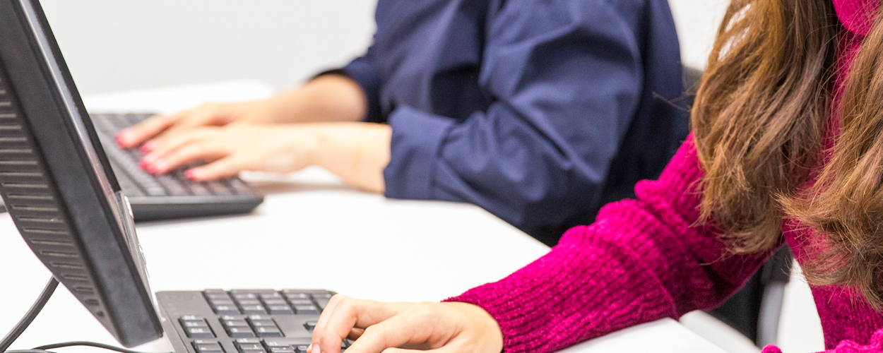 契約社員の方でもお金を借りられる